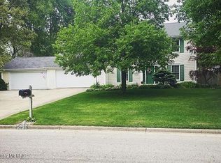 5296 Stoney Brook Rd, Kalamazoo, MI 49009