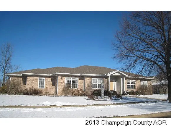 1504 Broadmoor Dr photo 1