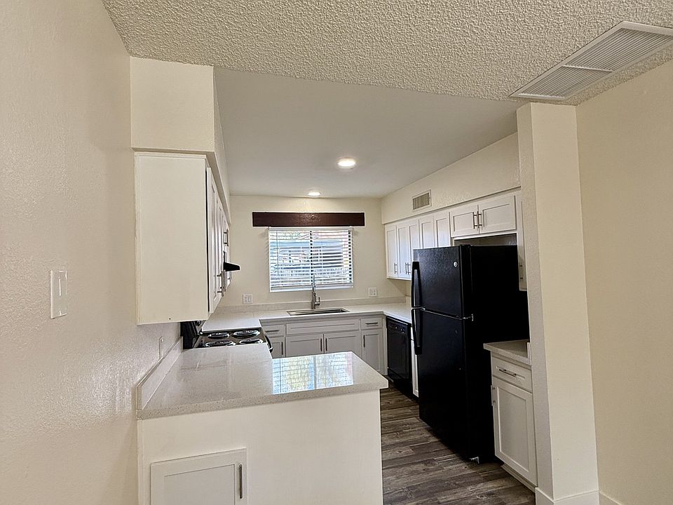 Large kitchen with tons of cabinets and premium finishes