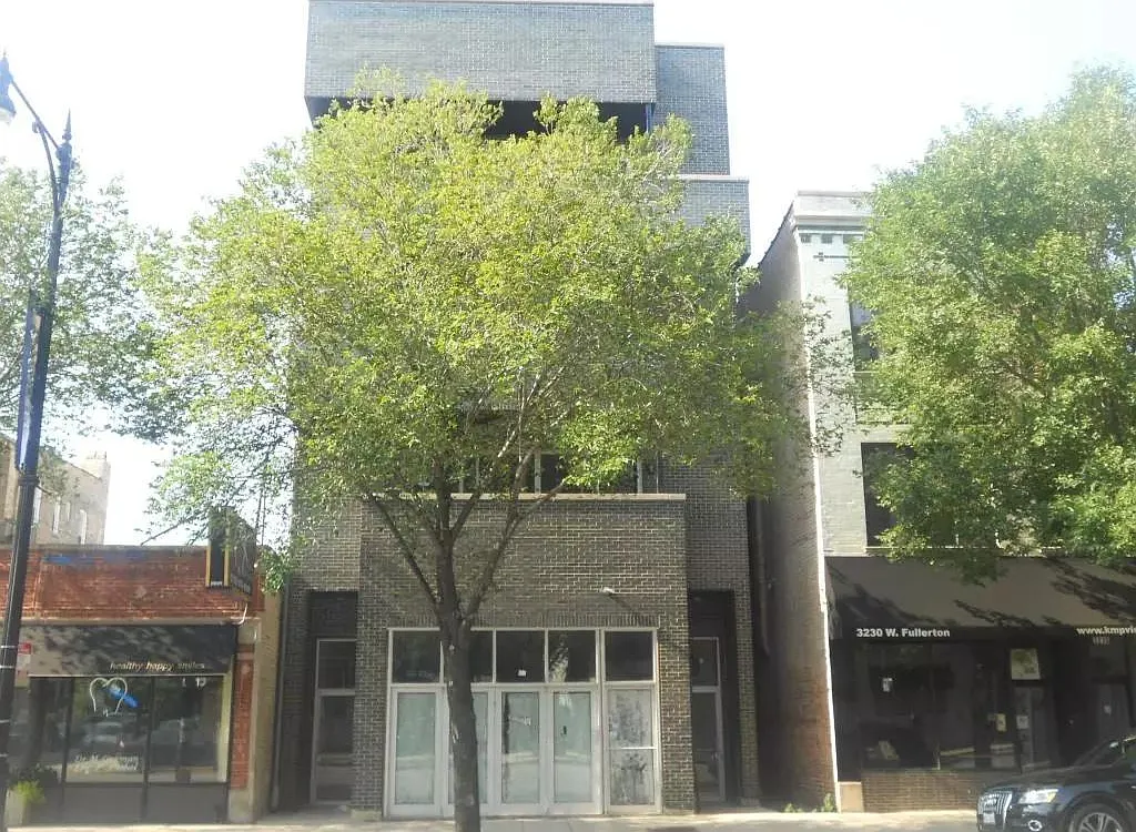 3234 W Fullerton Ave — Photo 1
