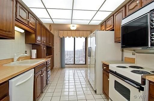 4th image of 7601 Lincoln Ave APT 605