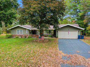 N6192 Wolf River Rd, Shawano, WI 54166