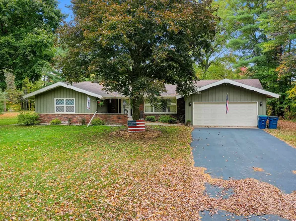 N6192 Wolf River Rd, Shawano, WI 54166
