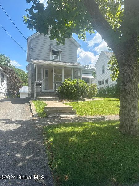 3rd image of 100 EAST Boulevard