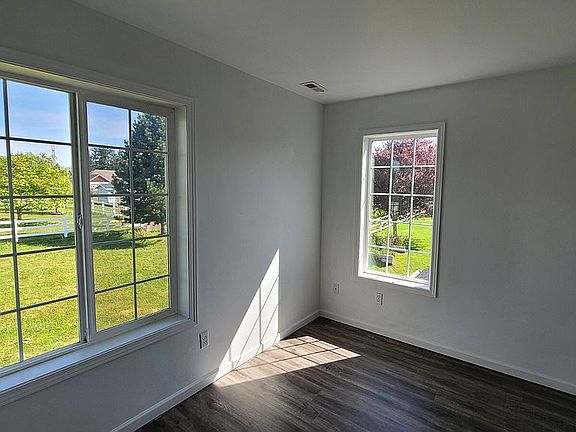 3rd image of 42 Ashley Dr
