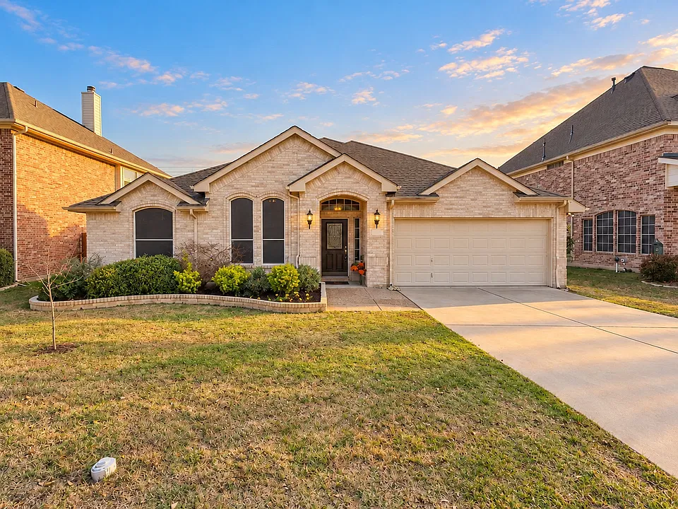 3308 Marymount Dr