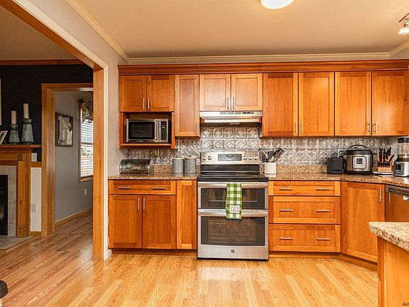 3rd image of 36 Pheasant Way