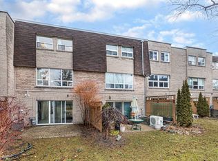 141 Village Greenway, Toronto, ON M2J1L1