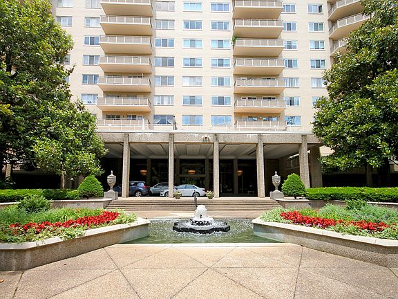 Welcome to the Colonnade