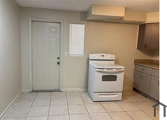517 Silver Beach Rd — Photo 6