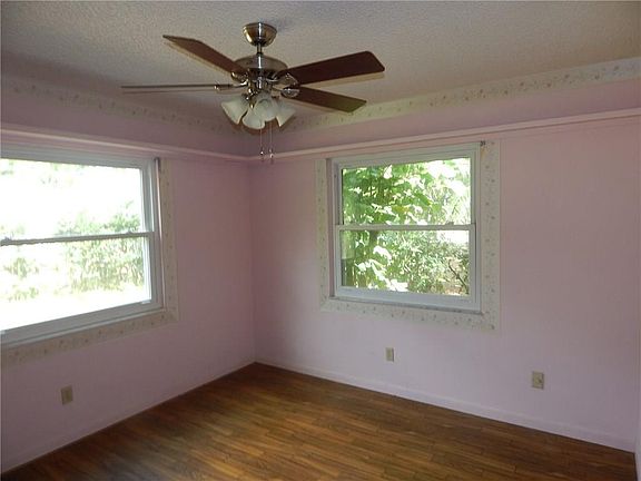 4th image of 1615 71st Ct