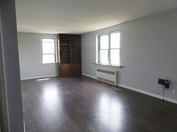 2nd image of 237 N Broadway APT 6E
