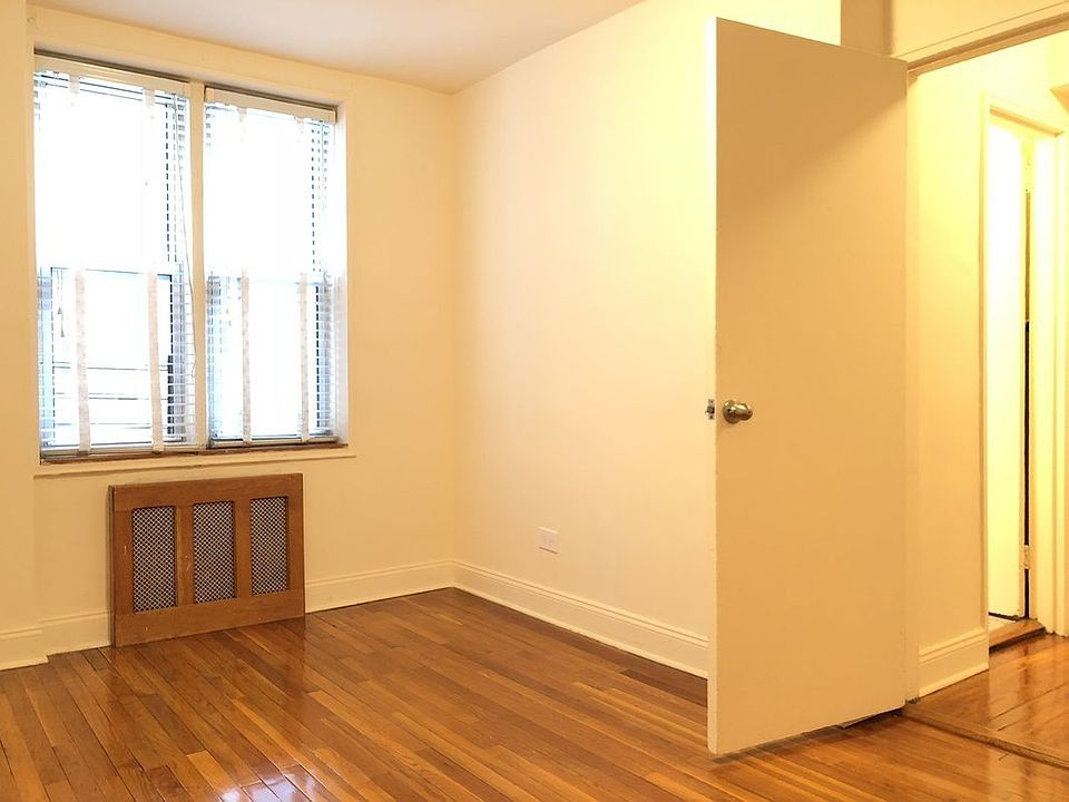 1st image of 8319 141st St APT 406
