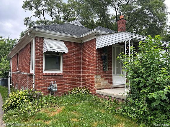 3rd image of 18573 Elkhart St