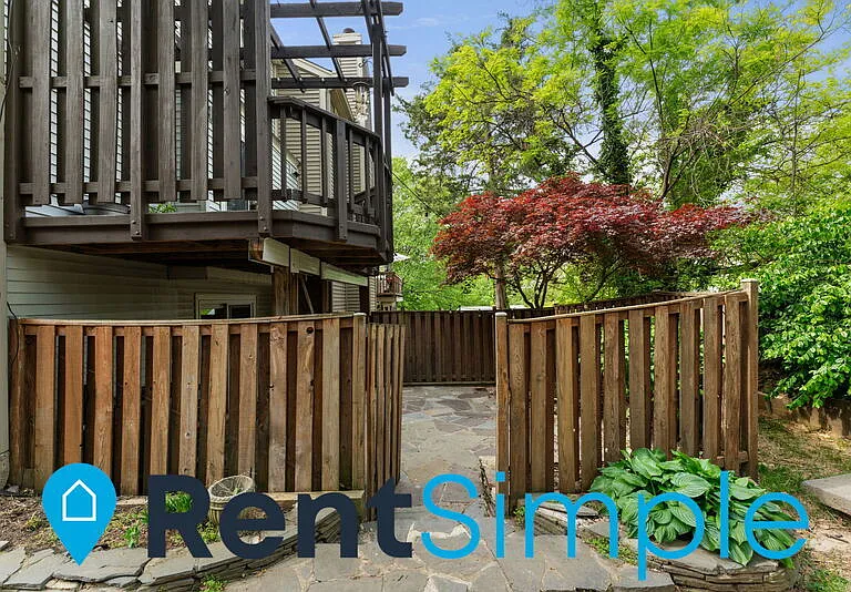39 Fendall Ave — Photo 46