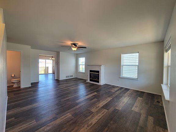 5th image of 327 Woodman Dr