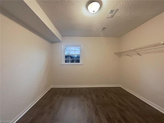 5th image of 4231 Farlow Dr