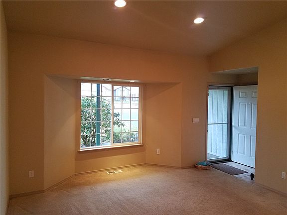 4th image of 8722 Milbanke Dr SE