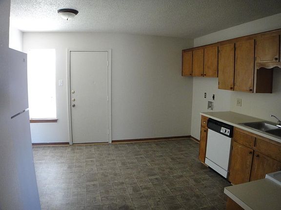 3rd image of 204B North Dr