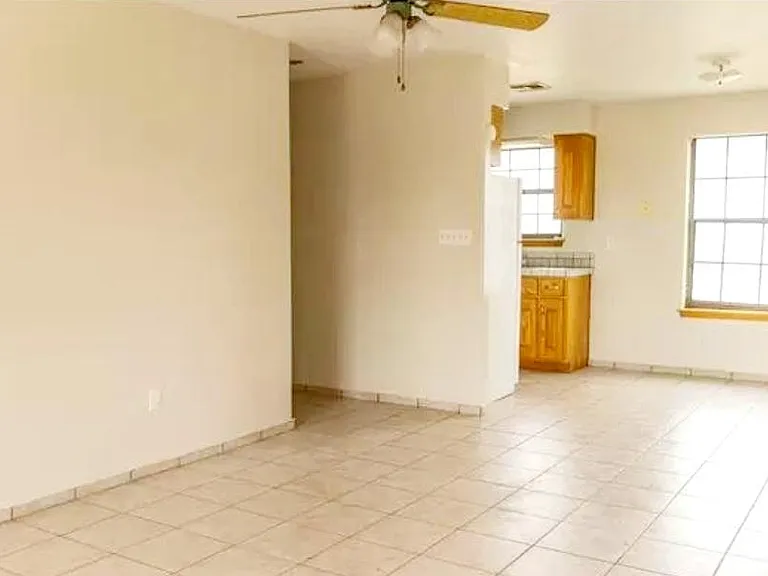 201 S Fresno Ave #10 — Photo 5