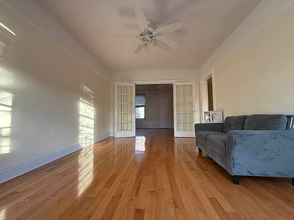4th image of 4119 49th St APT 3F