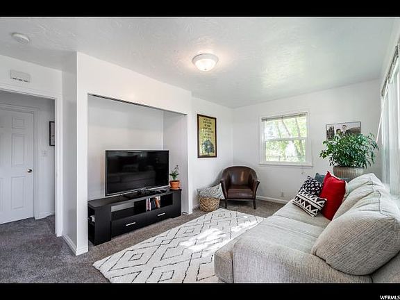 5th image of 25 E Pioneer Ave