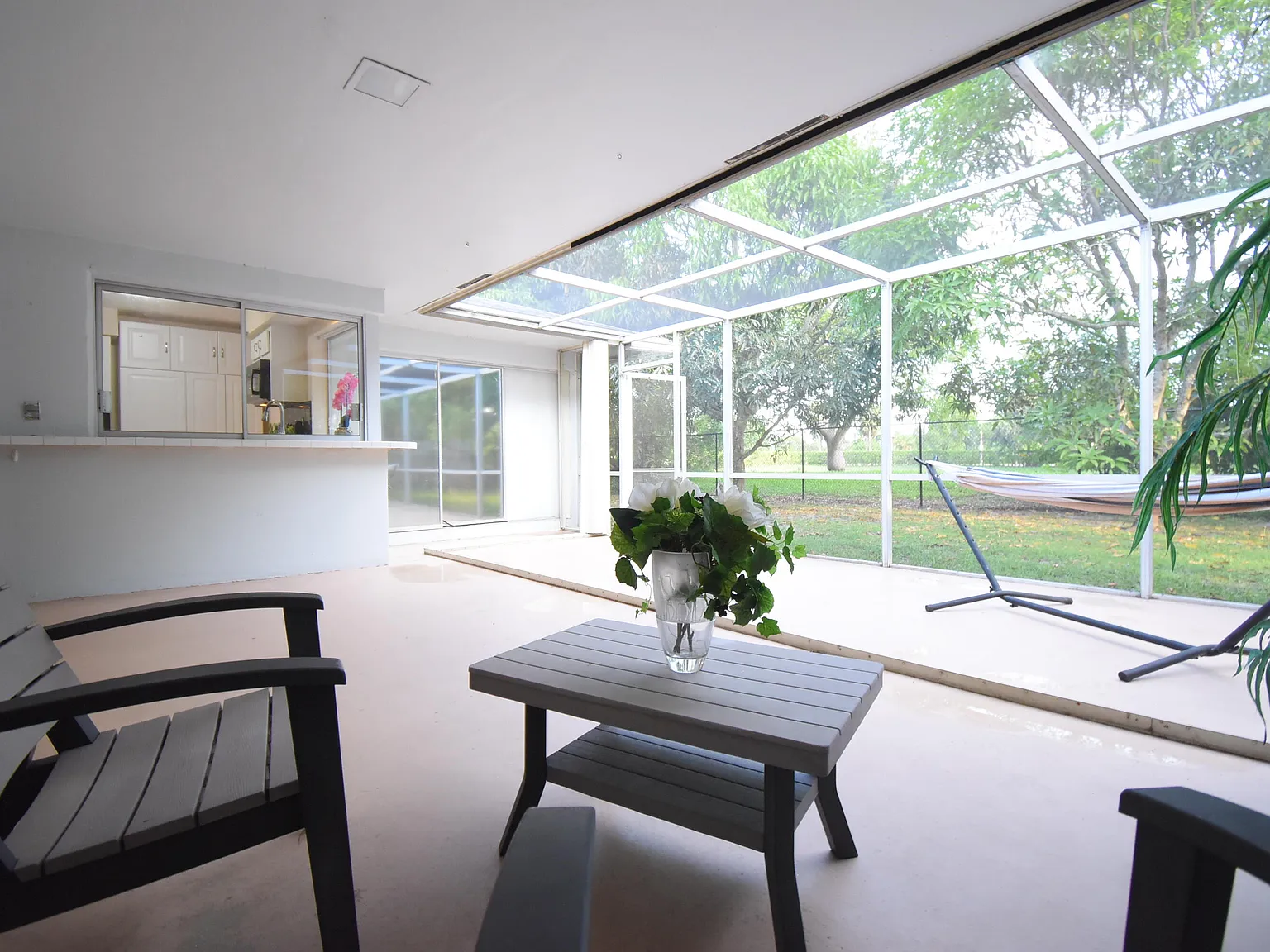 3 bed, 2.0 bath, 1628 sqft, $3,750 — Photo 4