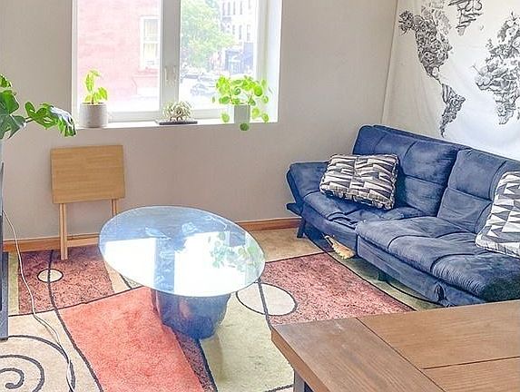 3rd image of 161 Jefferson St APT 3B