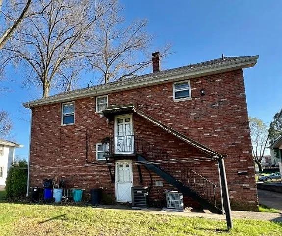 419 E Fairmont Ave — Photo 4