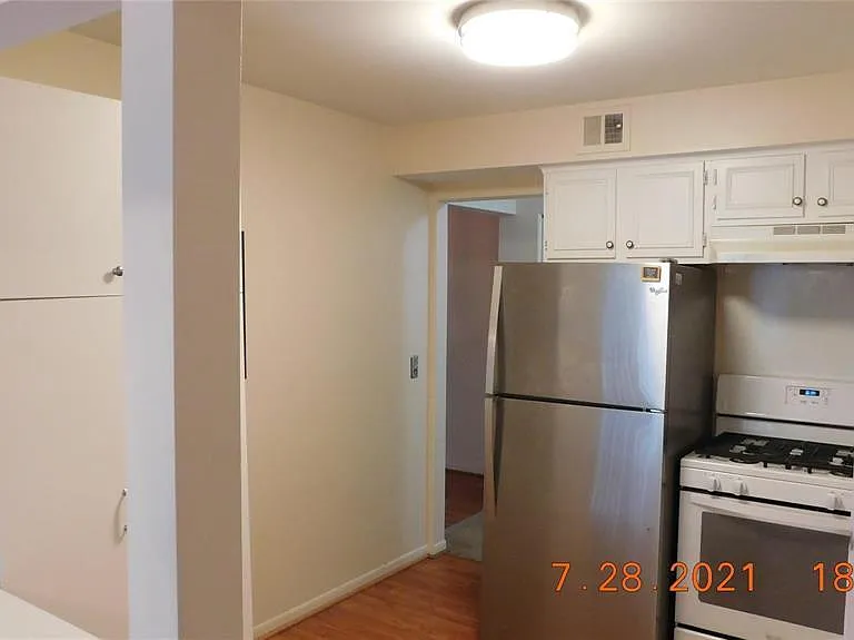444 Fox Hills Dr N #3 — Photo 8
