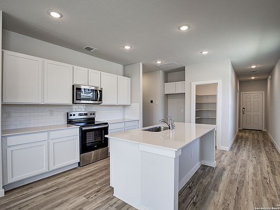 5th image of 14502 Emerio Drive