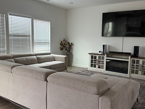 2nd image of 19 Silver Moon Ln
