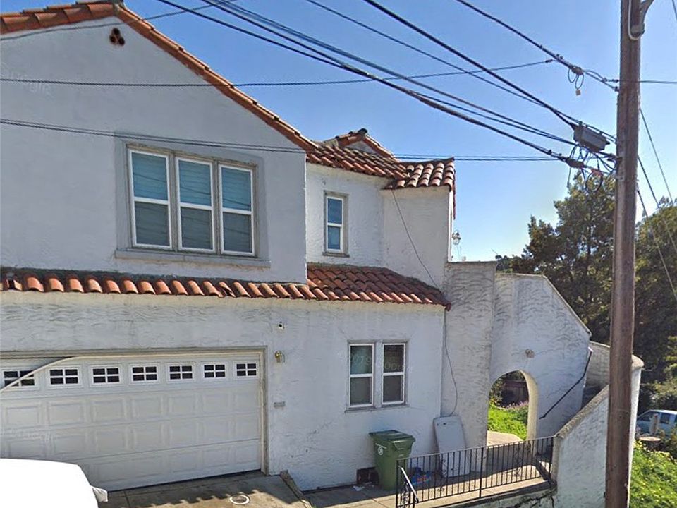 2nd image of 8400 Golf Links Rd