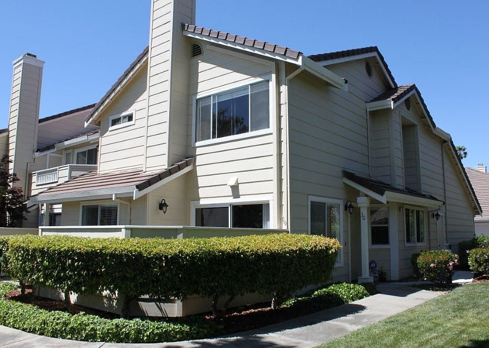 1st image of 30 Cherry Crest Ln