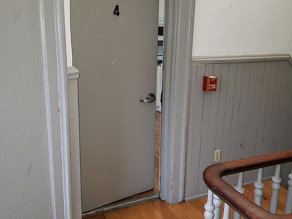 2nd image of 1919 Elm St APT 4