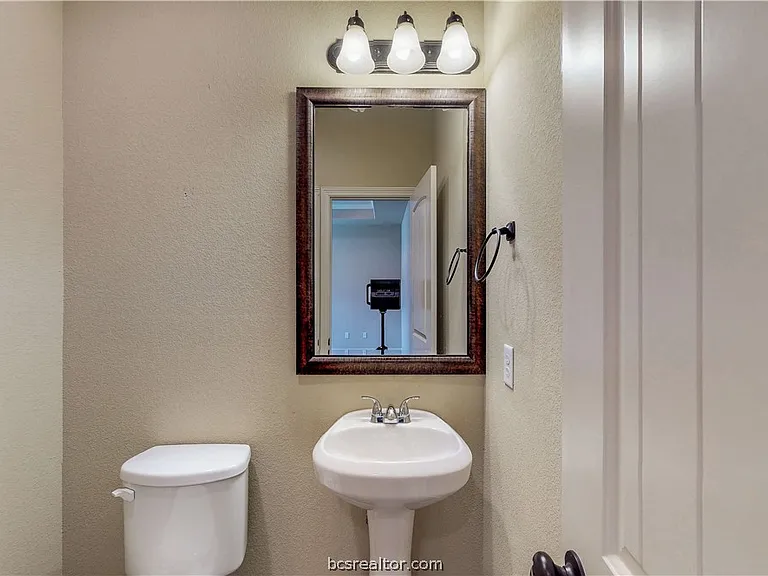 111 Southland St — Photo 13