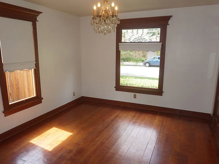 191 N Grand St — Photo 13