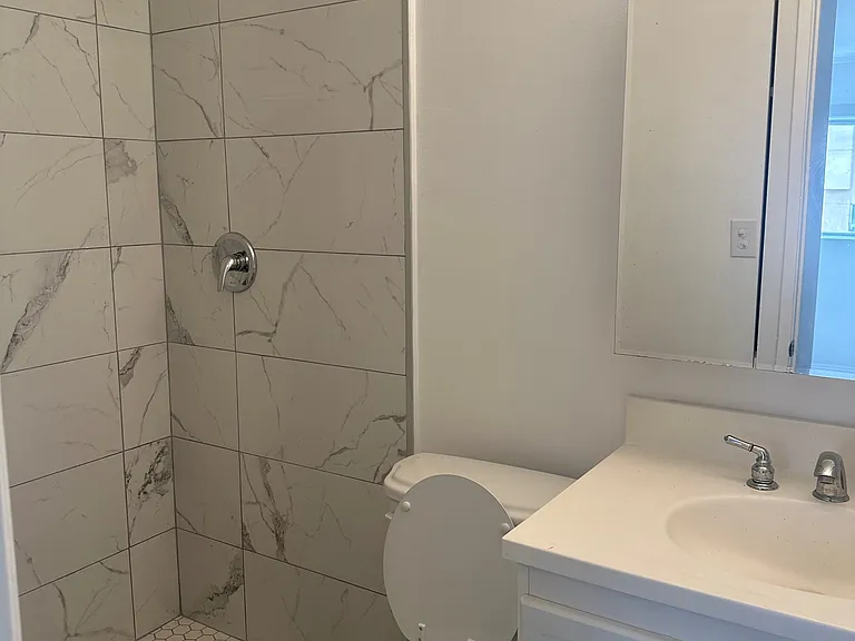 4901 Laurel Canyon Blvd #2-A — Photo 3