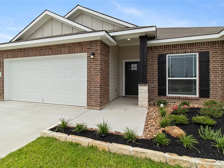 5322 Lyle Pl — Photo 2