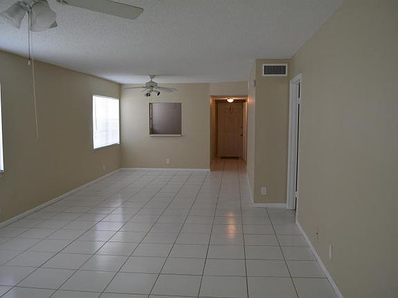 2nd image of 2805 SW 22nd Ave #1010