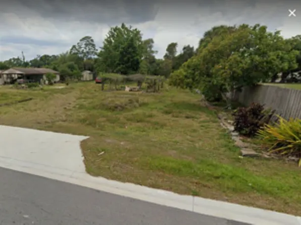 4894 Cyprus Ln, Haverhill, FL 33417
