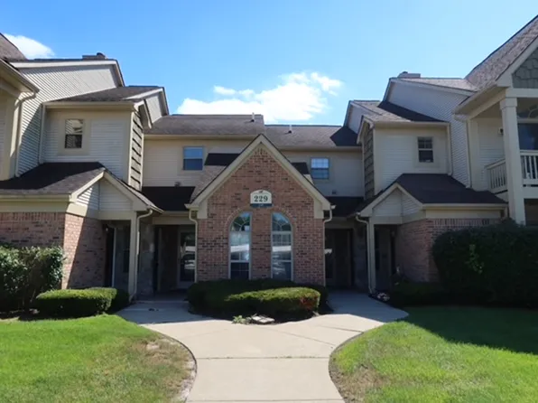 229 Brookwood Dr Unit 11, South Lyon, MI 48178