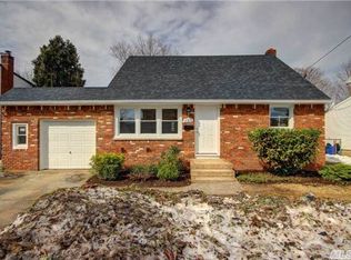 181 N 7th St, Bethpage, NY 11714