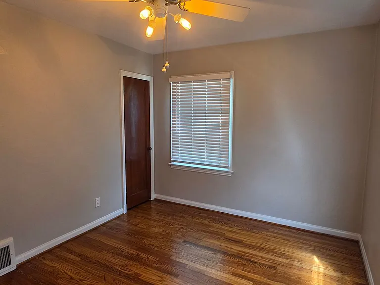 7047 Mardel Ave — Photo 11