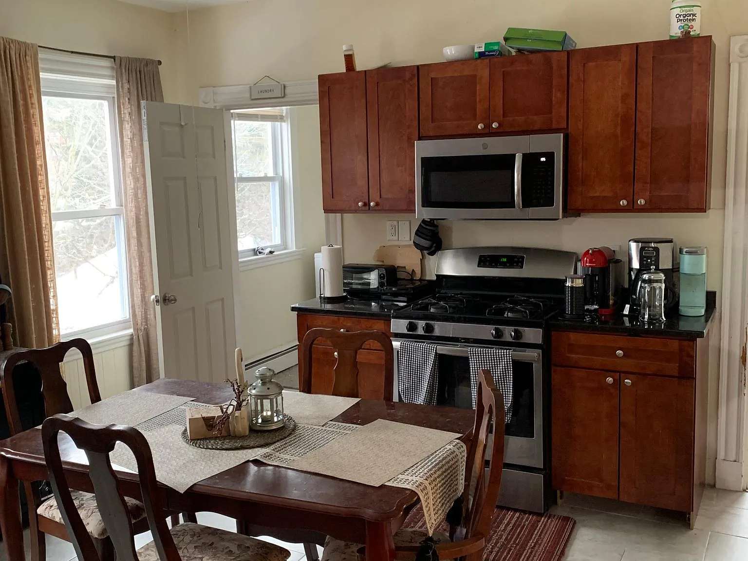 6 bed, 400 sqft, $1,050 — Photo 4