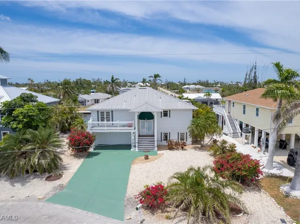 2673 Sanderling Ct, Saint James City, FL 33956