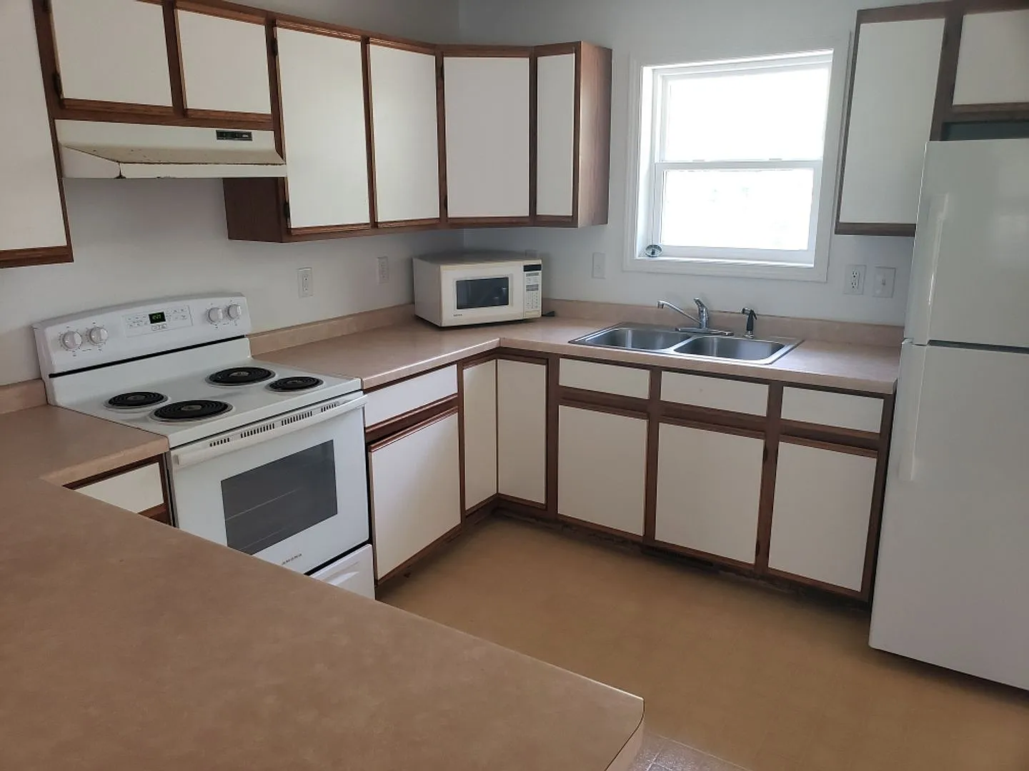 2310 E. Lexington Blvd — Photo 3