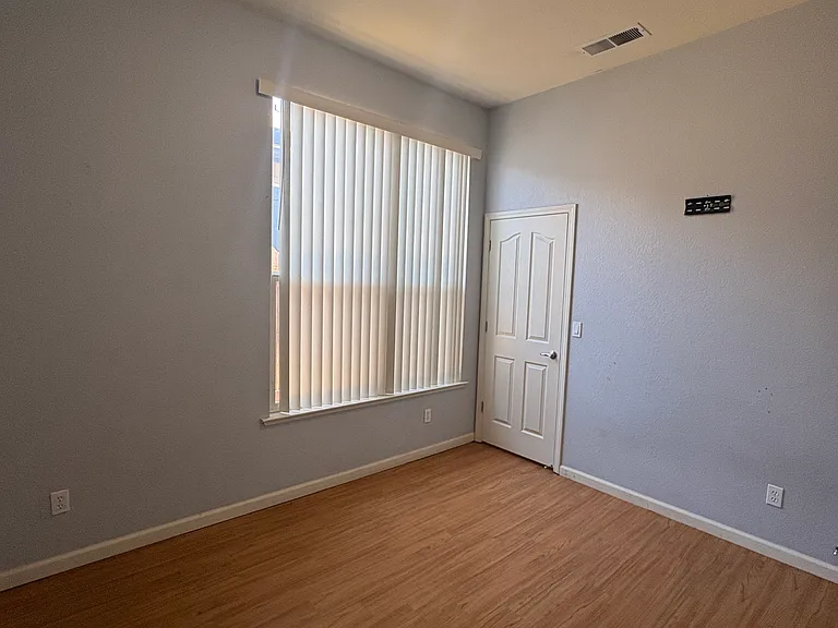 2534 Sunrise Ave — Photo 15