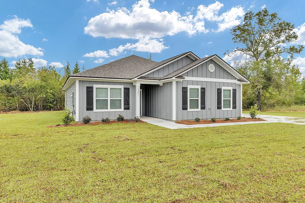 3 bed, 2.0 bath, 1580 sqft, $2,000 — Photo 2
