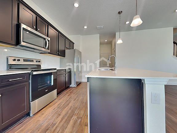 3rd image of 27372 Saint Andrews Ave